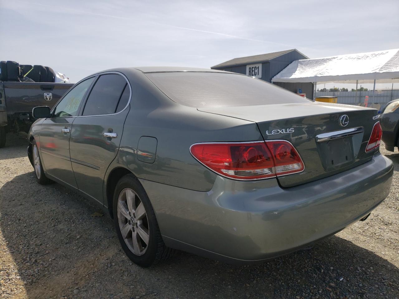Photo 3 from auction – 2005 LEXUS ES 330 with VIN JTHBA30GX55134060