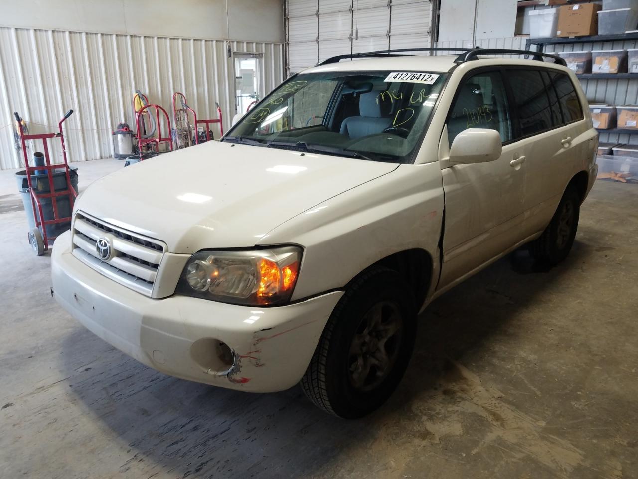 Photo 2 from auction – 2004 TOYOTA HIGHLANDER with VIN JTEGP21A240030745