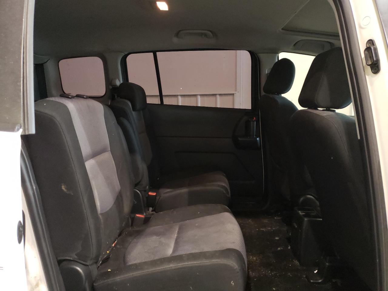 Photo 6 from auction – 2007 MAZDA 5 with VIN JM1CR29L470147363