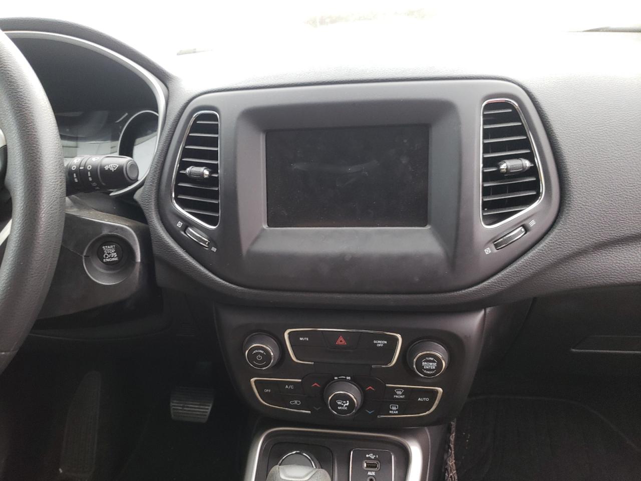 Photo 9 from auction – 2019 JEEP COMPASS SP with VIN 3C4NJDAB1KT638774