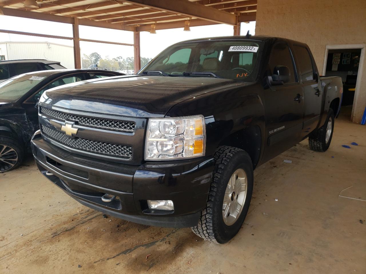 Photo 2 from auction – 2010 CHEVROLET SILVERADO with VIN 3GCRKSE33AG247560