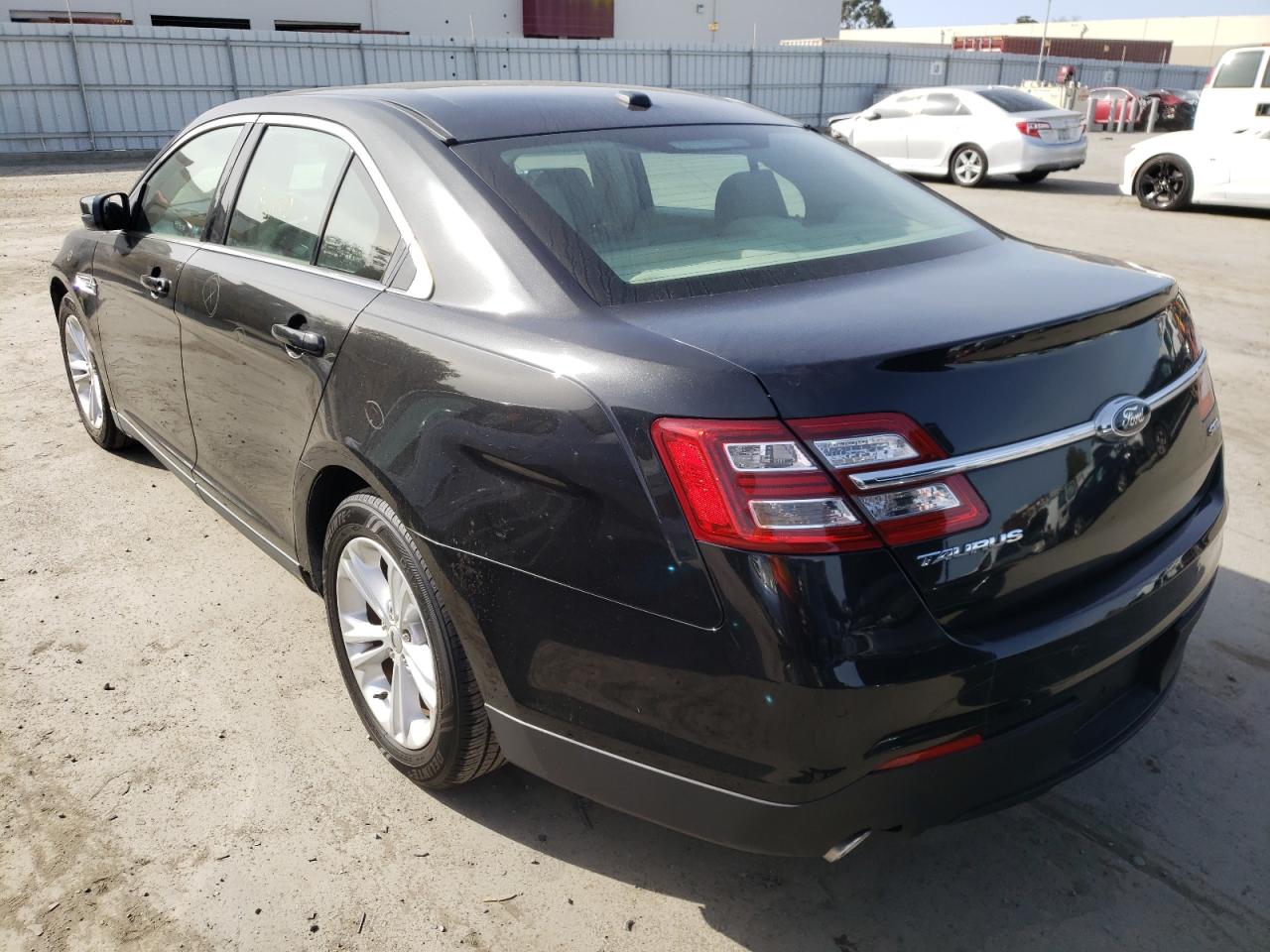 Photo 3 from auction – 2015 FORD TAURUS SEL with VIN 1FAHP2E82FG140761