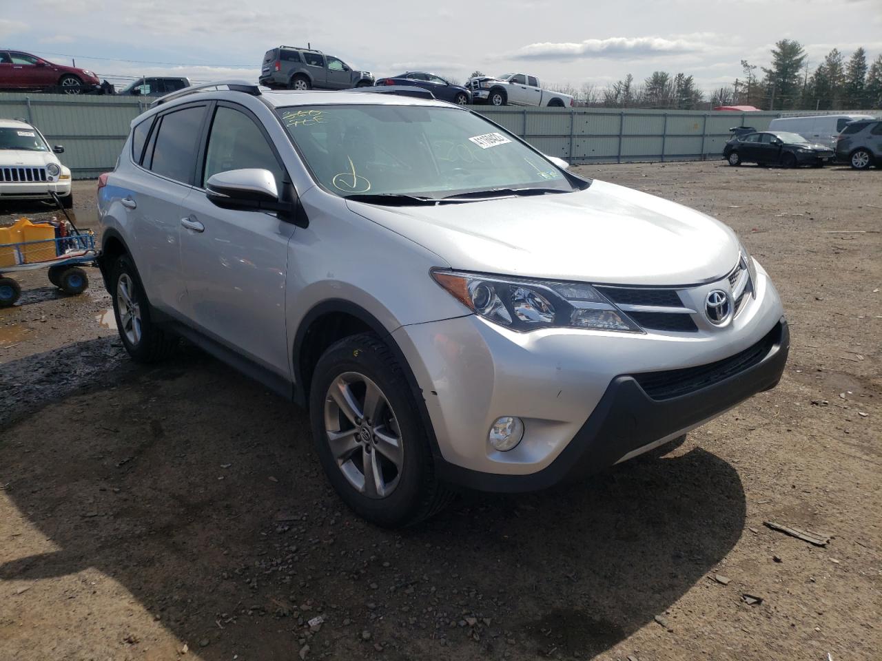 Photo 1 from auction – 2015 TOYOTA RAV4 XLE with VIN JTMRFREV9FD120864