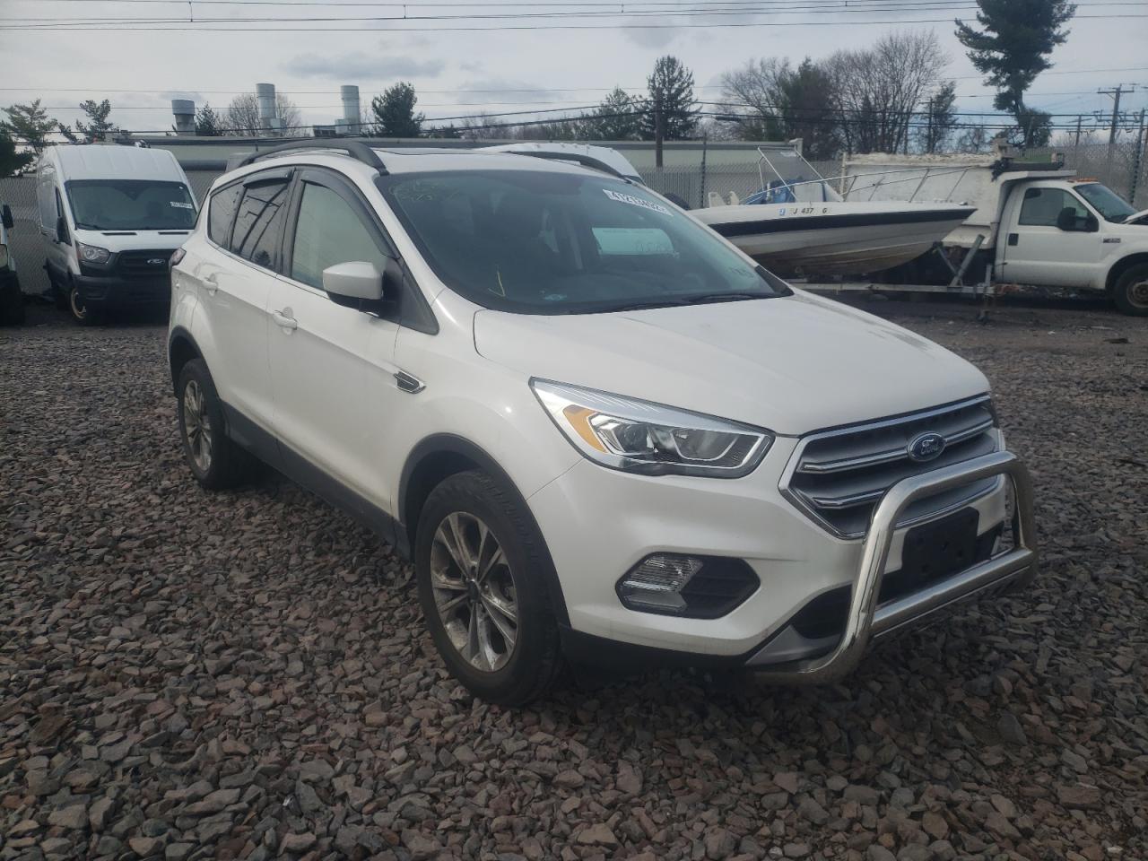 FORD ESCAPE SE 2017 with VIN 1FMCU9G96HUE83472 - Photo from auction