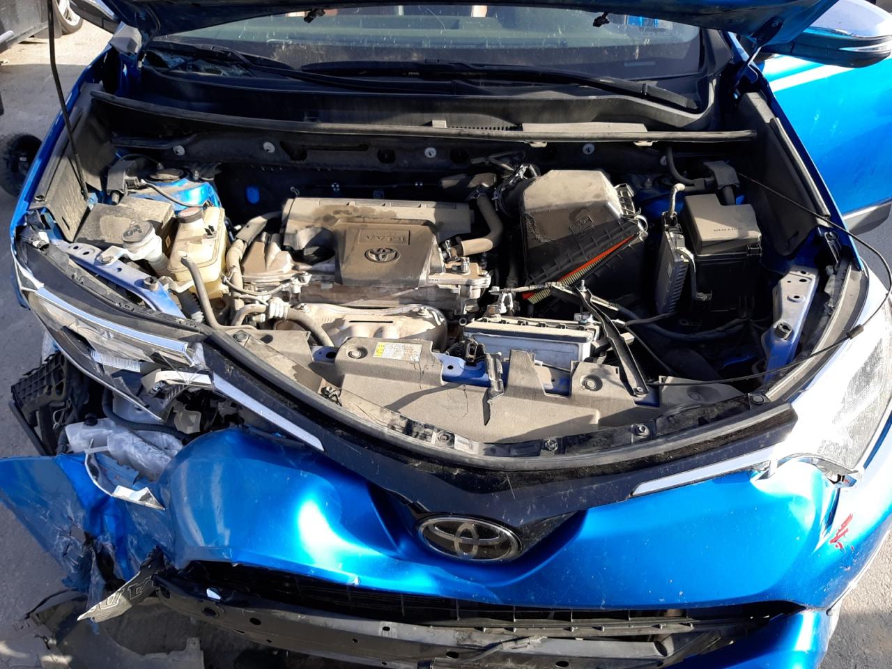 Photo 7 from auction – 2016 TOYOTA RAV4 LIMIT with VIN JTMDFREV6GD187935