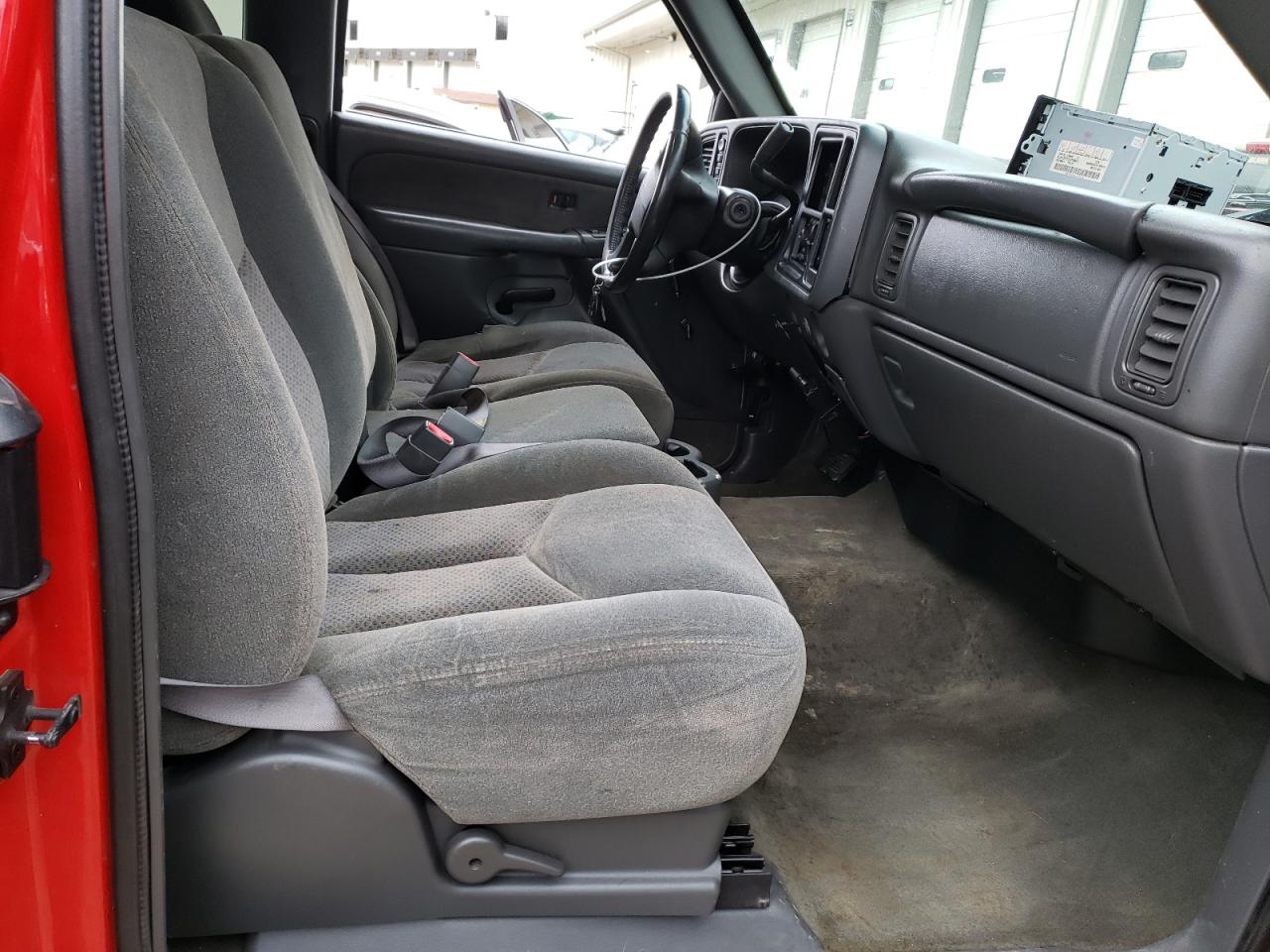 Photo 5 from auction – 2003 CHEVROLET SILVERADO with VIN 1GCEK19T53E129541