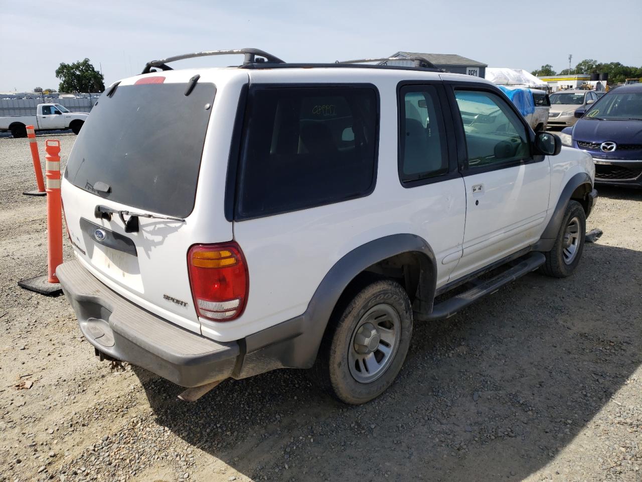 Foto 4 de la subasta – 2000 FORD EXPLORER S con VIN 1FMYU60E4YUA59140