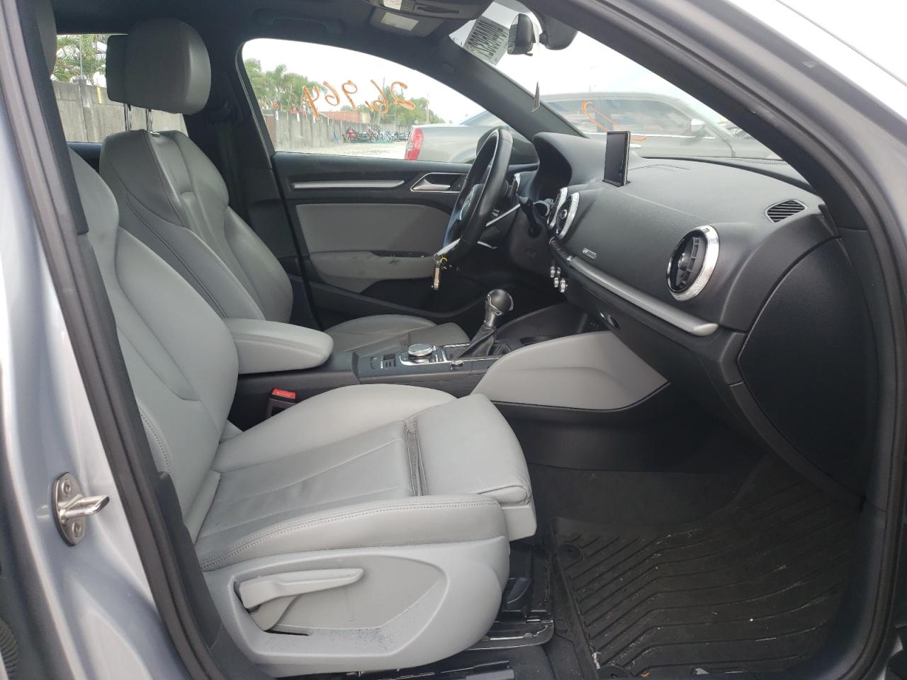 Photo 5 from auction – 2018 AUDI A3 PREMIUM with VIN WAUAUGFF4J1085043