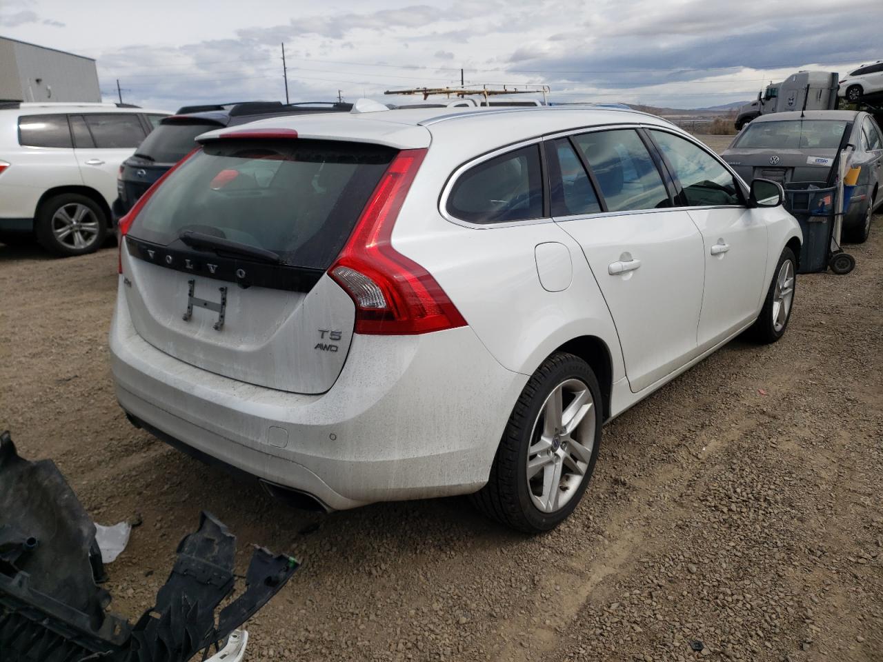 Photo 4 from auction – 2015 VOLVO V60 PLATIN with VIN YV1612SM9F1223184