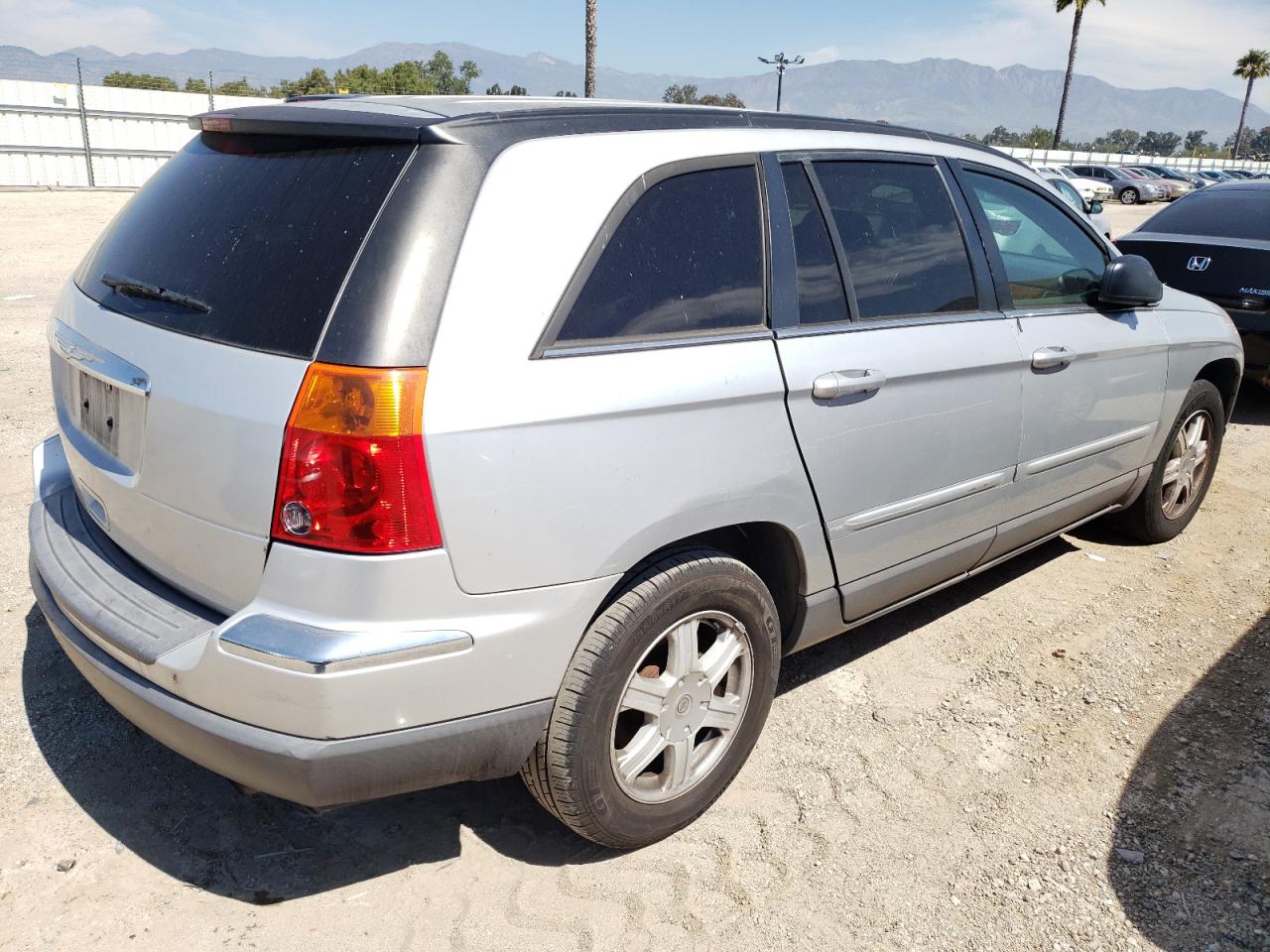 Photo 4 from auction – 2006 CHRYSLER PACIFICA T with VIN 2A4GM68456R834206