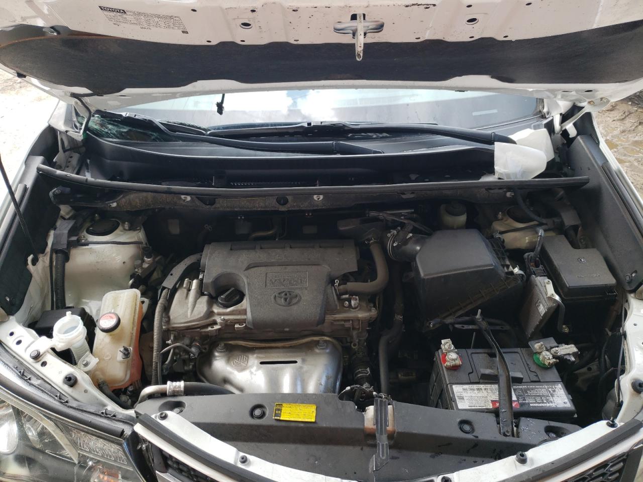 Photo 7 from auction – 2015 TOYOTA RAV4 XLE with VIN JTMWFREV1FJ045677