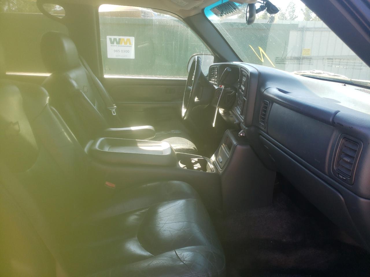 Photo 5 from auction – 2002 CHEVROLET AVALANCHE with VIN 3GNEK13T92G185019