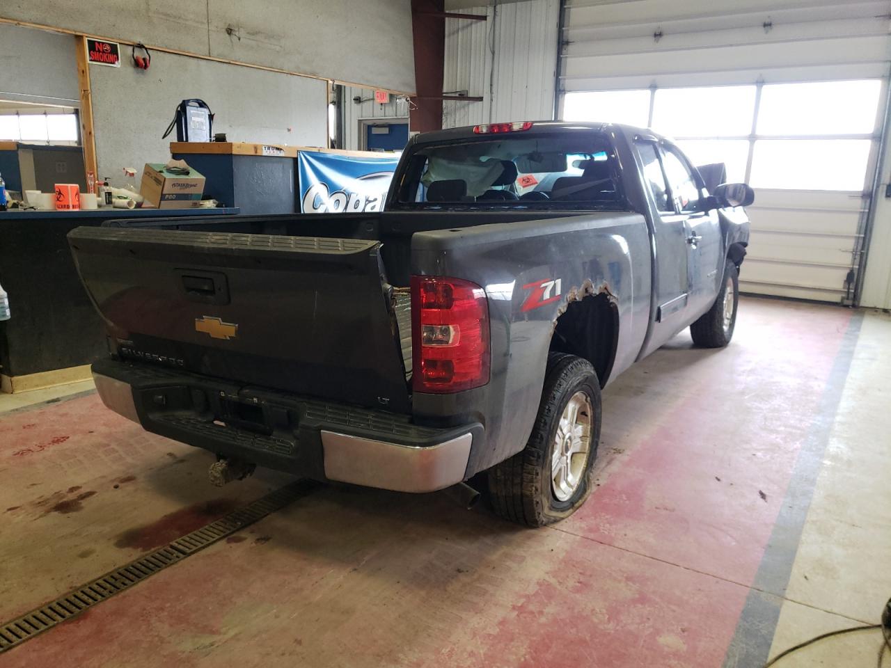 Photo 4 from auction – 2011 CHEVROLET SILVERADO with VIN 1GCRCSE00BZ108104
