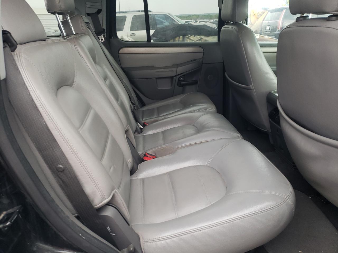 Photo 6 from auction – 2005 FORD EXPLORER X with VIN 1FMDU63W55ZA62937