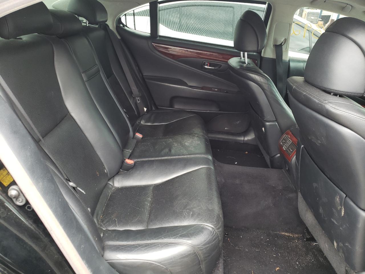 Photo 6 from auction – 2011 LEXUS LS 460L with VIN JTHDL5EF5B5003127