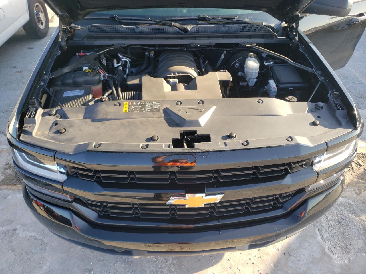 Photo 7 from auction – 2018 CHEVROLET SILVERADO with VIN 1GCRCPEC8JZ370507