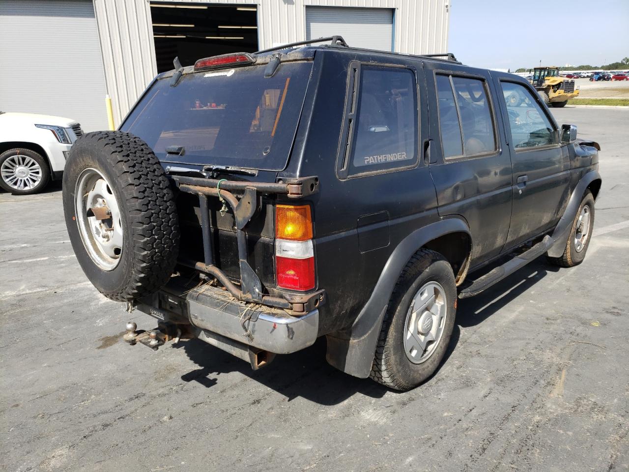 Photo 4 from auction – 1995 NISSAN PATHFINDER with VIN JN8HD17Y9SW102829