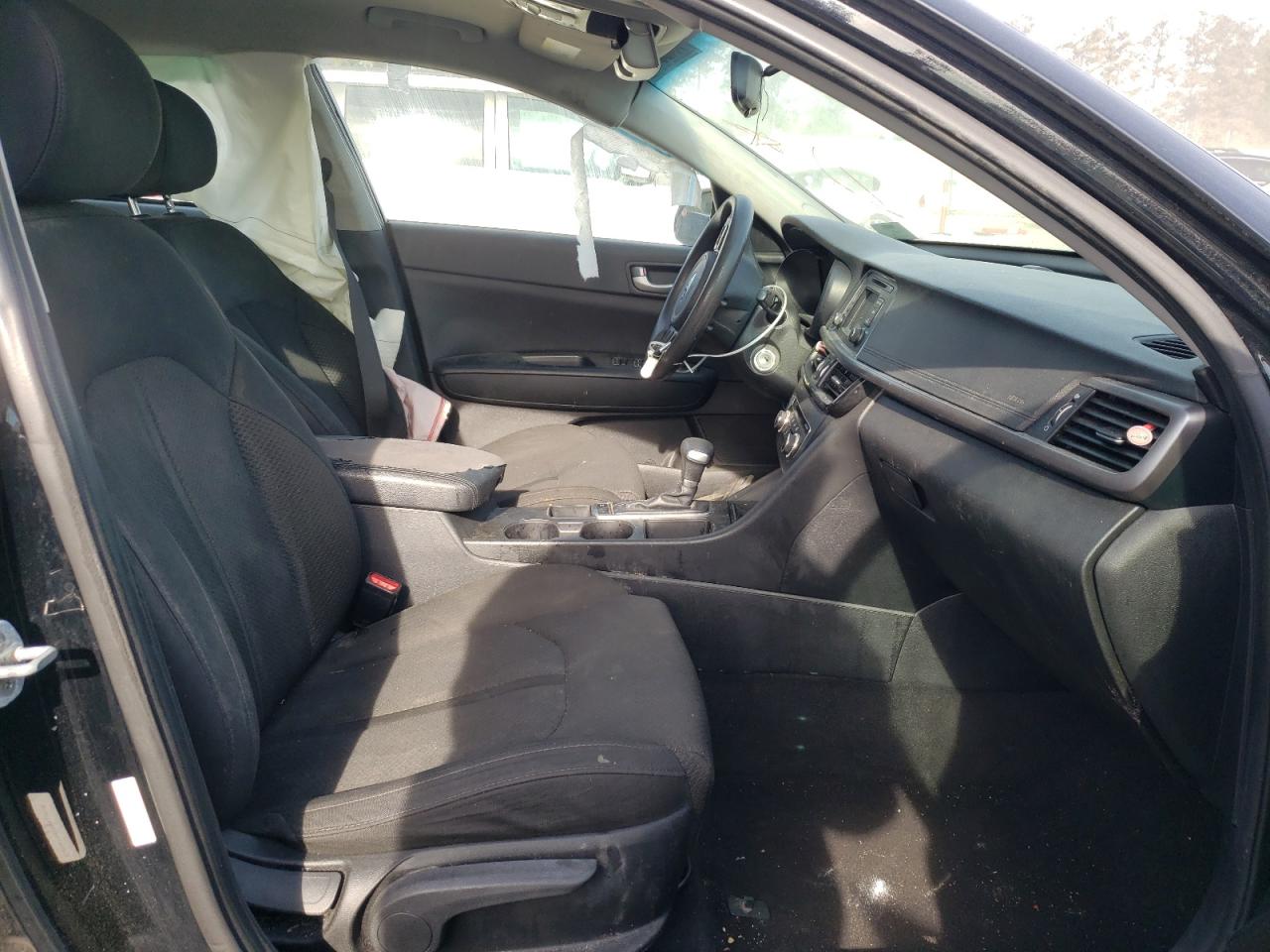 Photo 5 from auction – 2017 KIA OPTIMA with VIN 5XXGT4L31HG140877