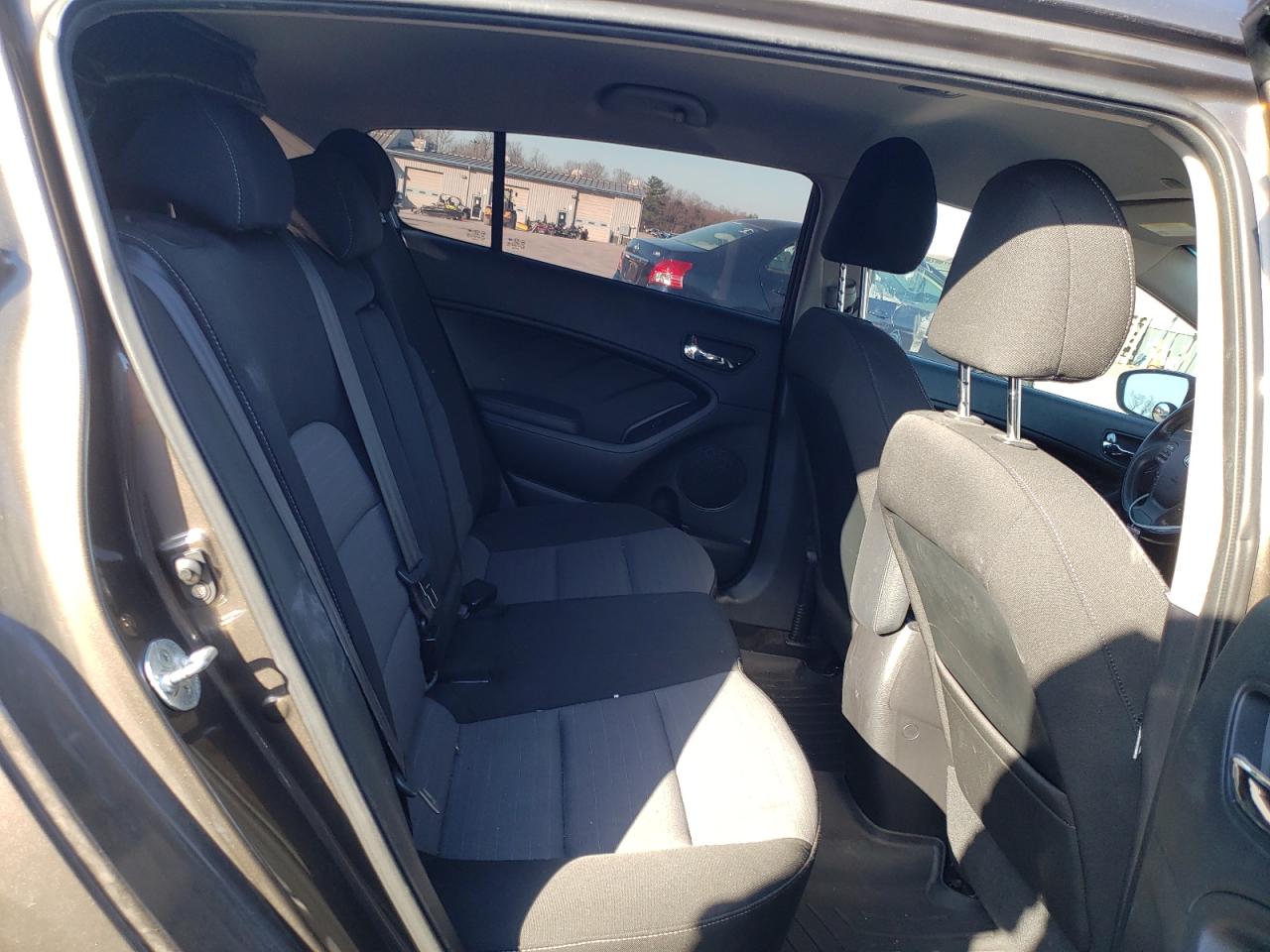 Photo 6 from auction – 2014 KIA FORTE EX with VIN KNAFX5A85E5246248