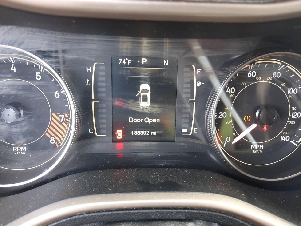 Photo 8 from auction – 2014 JEEP CHEROKEE L with VIN 1C4PJLCSXEW123397