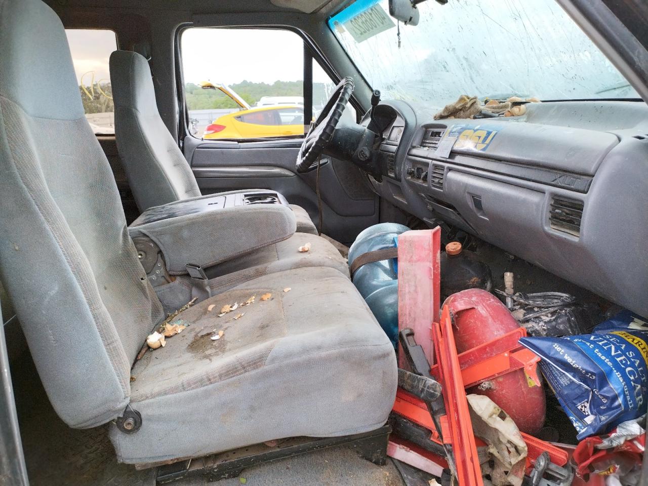 Photo 5 from auction – 1997 FORD F250 with VIN 1FTHX26FXVED11905
