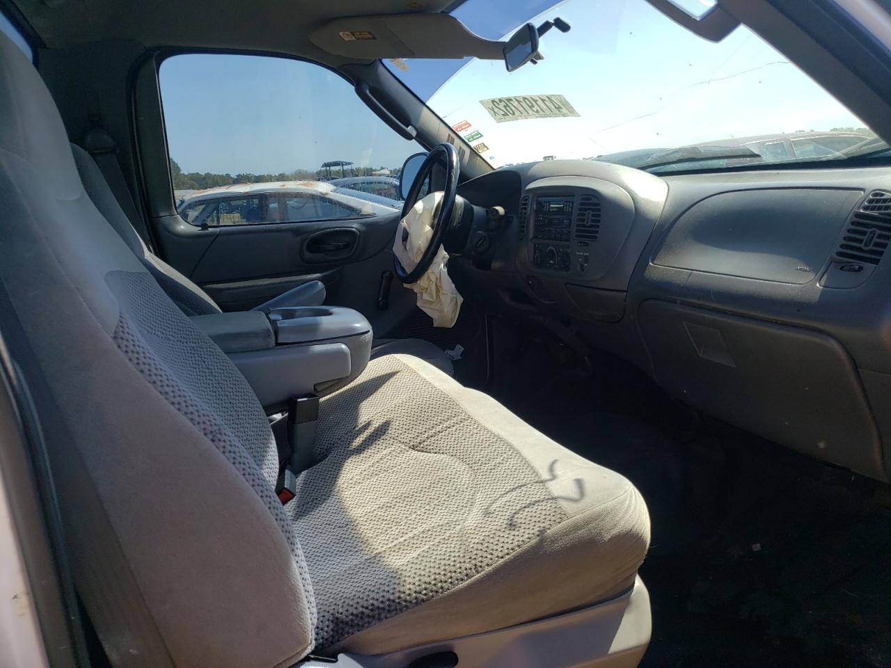 Photo 5 from auction – 2004 FORD F-150 HERI with VIN 2FTRF17W44CA50338