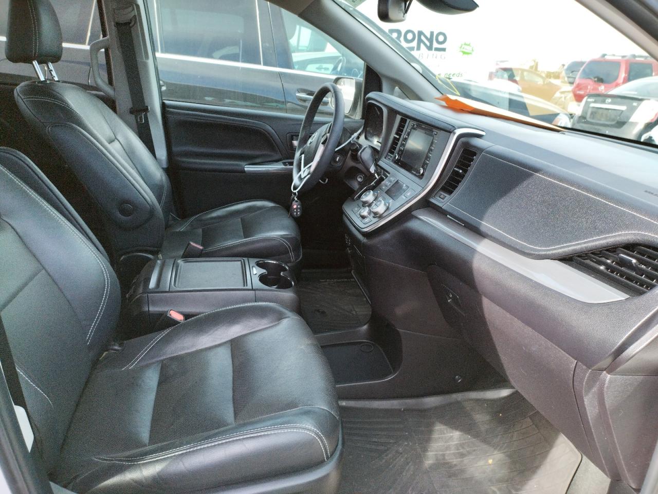 Photo 5 from auction – 2018 TOYOTA SIENNA SE with VIN 5TDXZ3DC6JS924399
