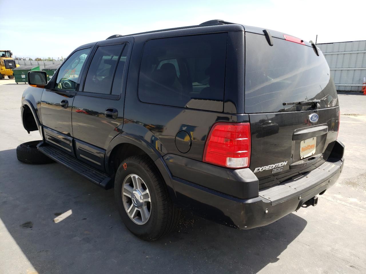 Photo 3 from auction – 2004 FORD EXPEDITION with VIN 1FMPU17L64LB40465