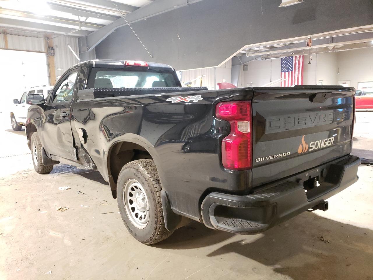 Photo 3 from auction – 2020 CHEVROLET SILVERADO with VIN 3GCNYAEH4LG106924
