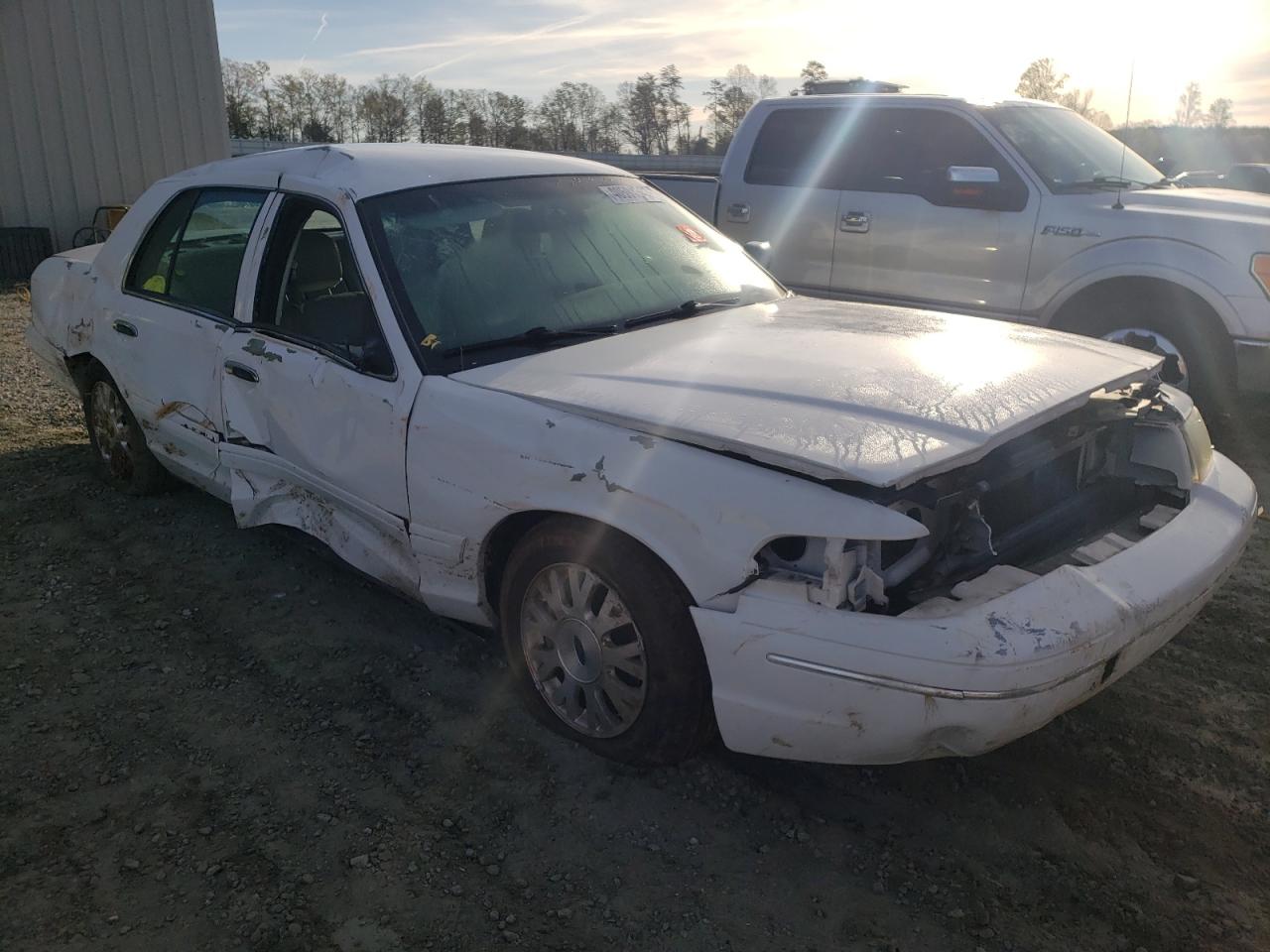 FORD CROWN VICT 2004 with VIN 2FAFP74W44X182182 - Photo from auction