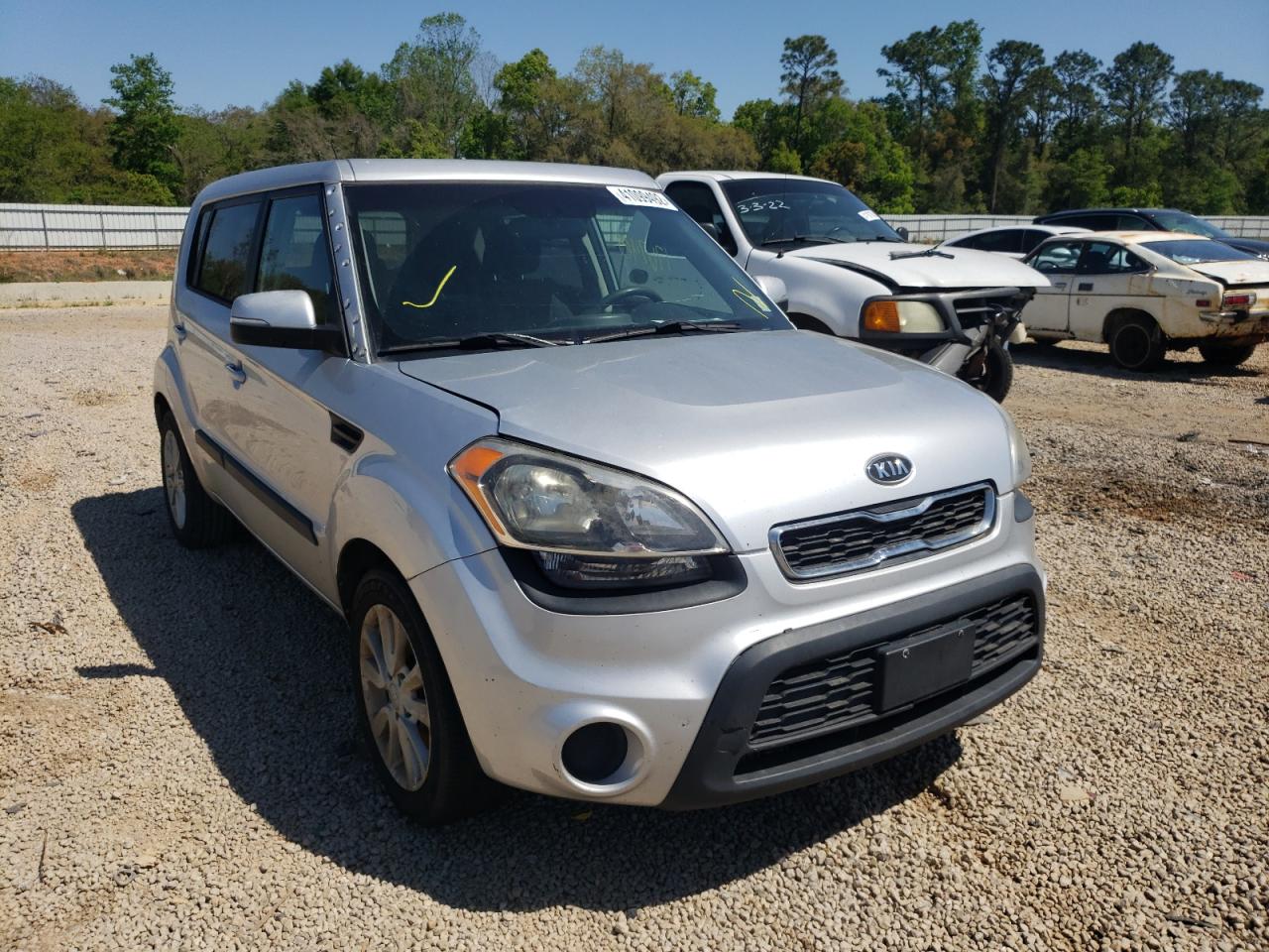 KIA SOUL + 2012 with VIN KNDJT2A6XC7370376 - Photo from auction