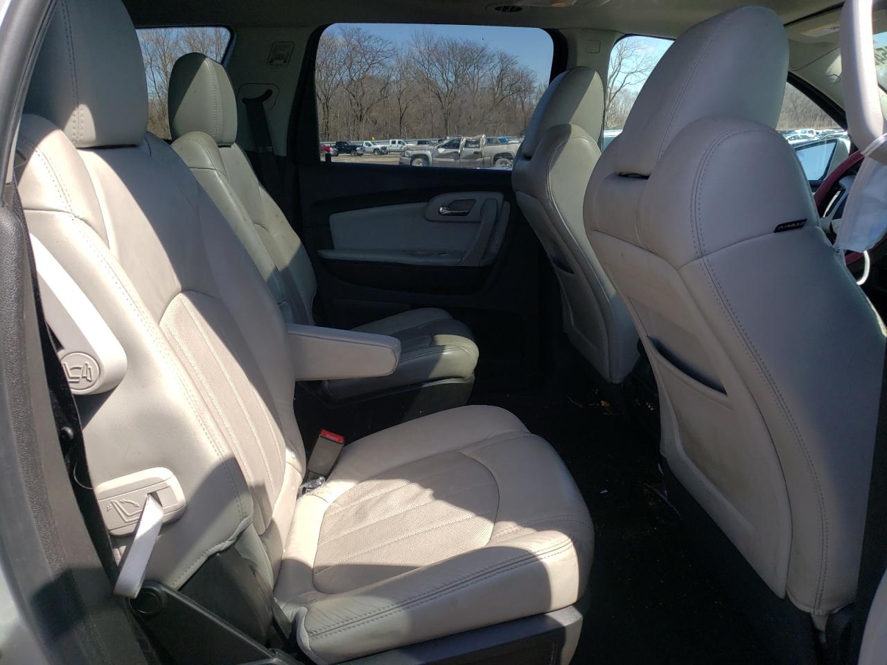 Photo 6 from auction – 2012 CHEVROLET TRAVERSE L with VIN 1GNKVLEDXCJ372362