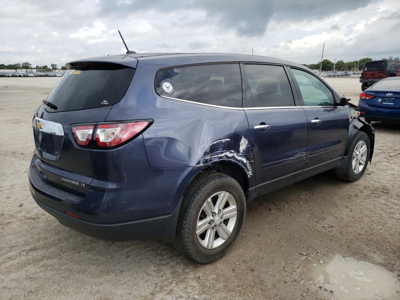 Photo 4 from auction – 2014 CHEVROLET TRAVERSE L with VIN 1GNKRGKD3EJ100593