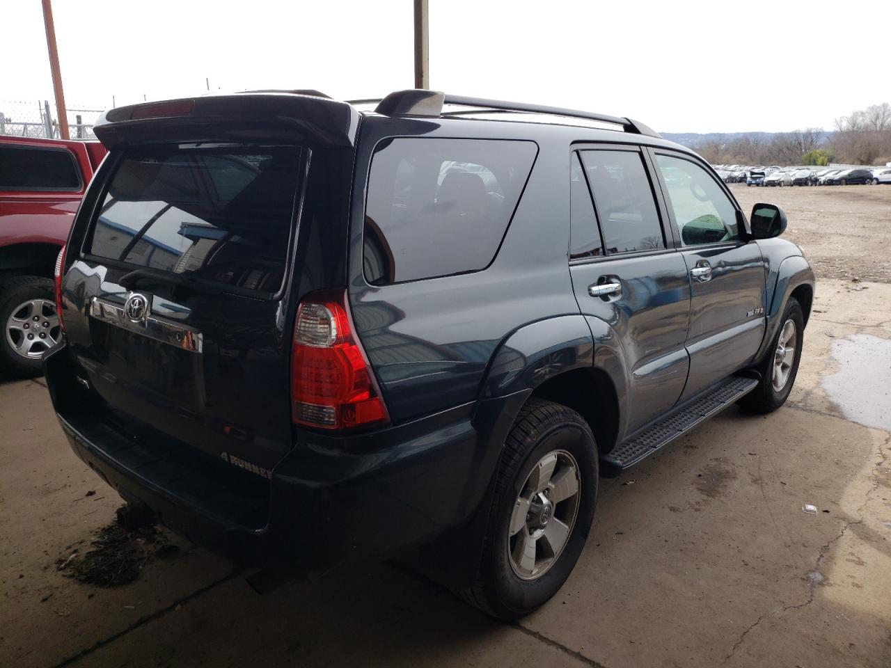 Photo 4 from auction – 2007 TOYOTA 4RUNNER SR with VIN JTEBU14R570121673