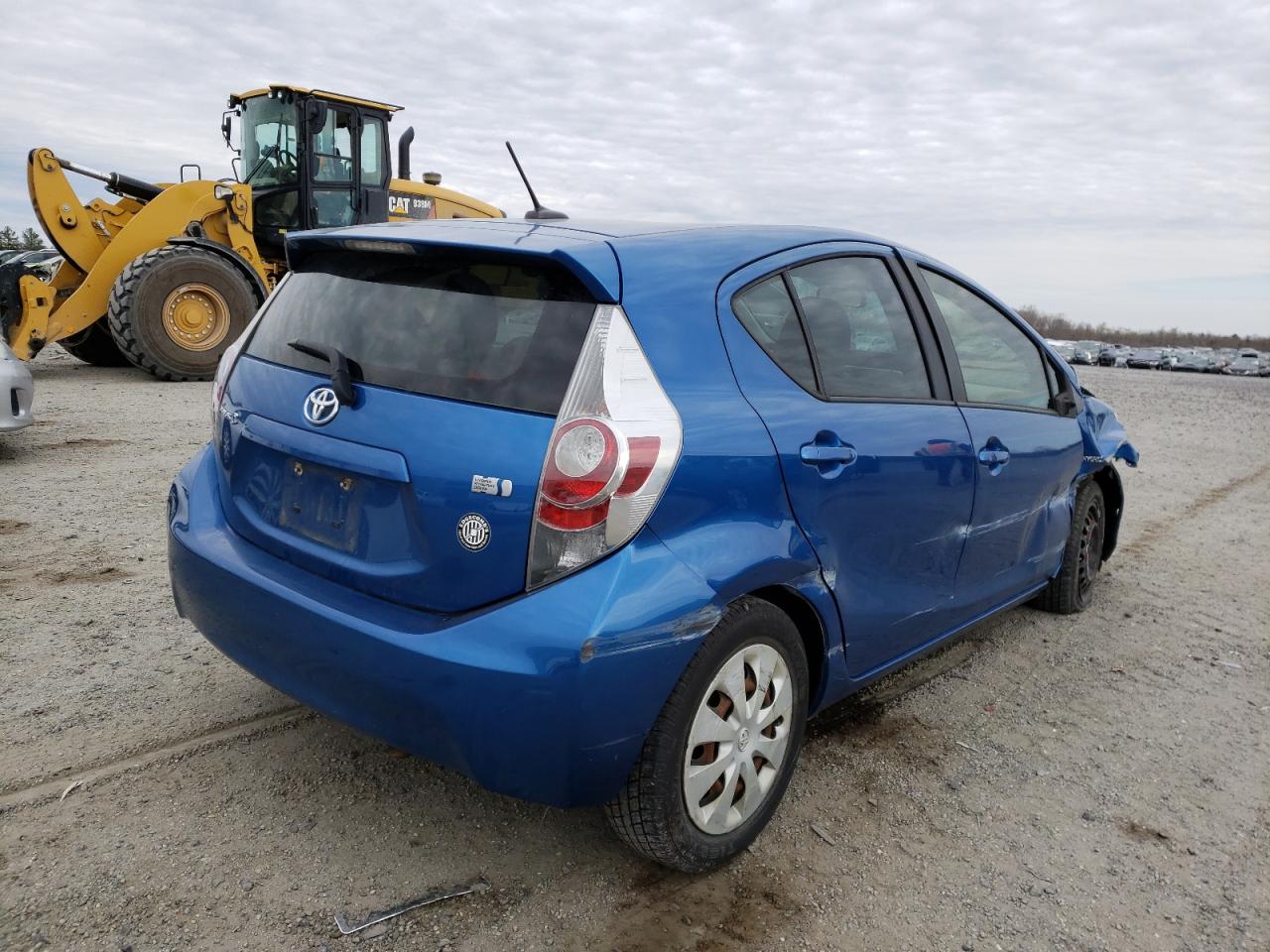 Photo 4 from auction – 2012 TOYOTA PRIUS C with VIN JTDKDTB30C1505797