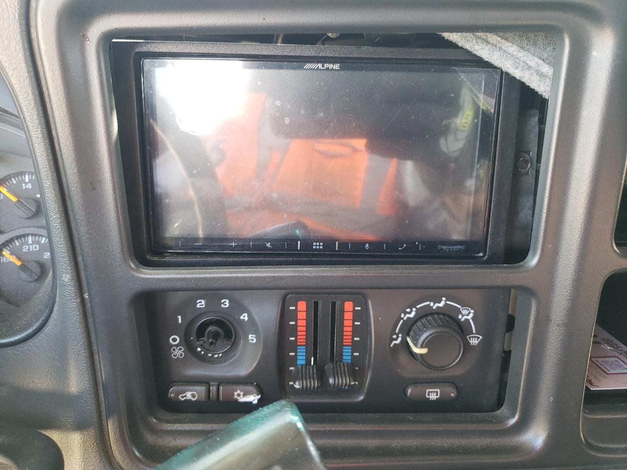 Photo 9 from auction – 2005 CHEVROLET 1500 with VIN 2GCEC19V751112453