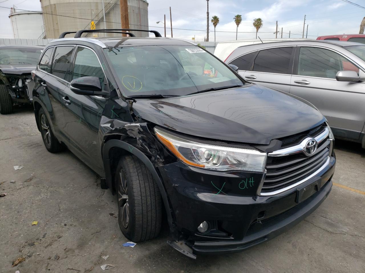 TOYOTA HIGHLANDER 2016 с VIN 5TDJKRFH2GS286523 - Фото с аукциона