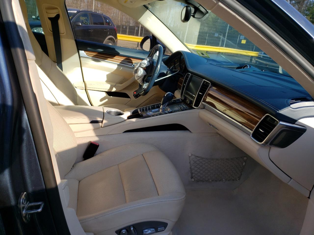 Photo 5 from auction – 2010 PORSCHE PANAMERA T with VIN WP0AC2A74AL090594