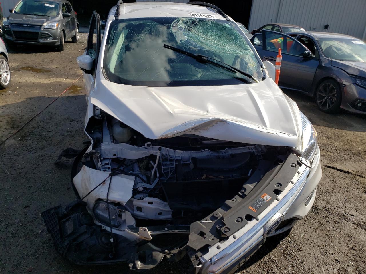 Photo 9 from auction – 2018 FORD ESCAPE SEL with VIN 1FMCU0HD2JUB58824