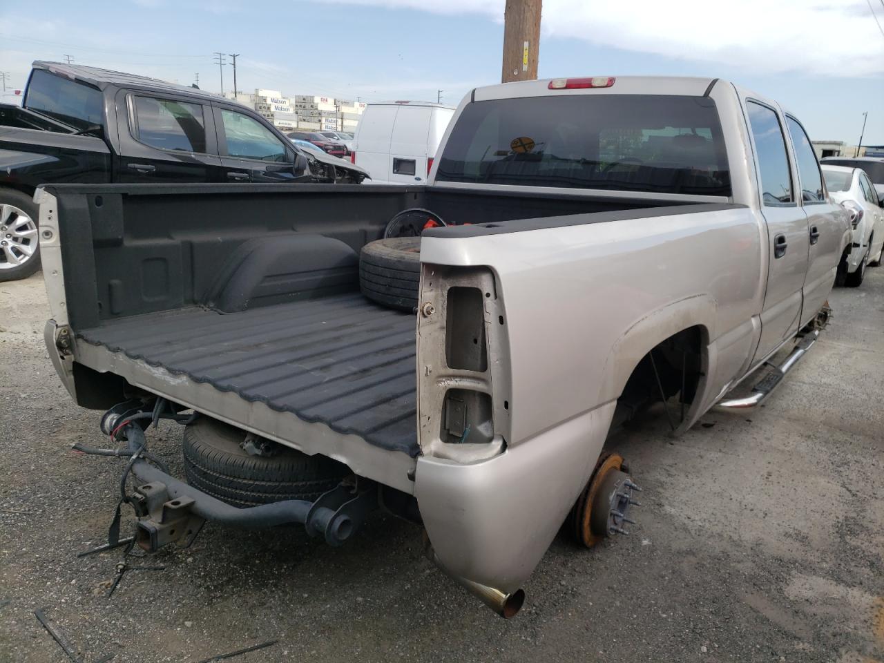 Photo 4 from auction – 2004 CHEVROLET SILVERADO with VIN 1GCGC23UX4F193003