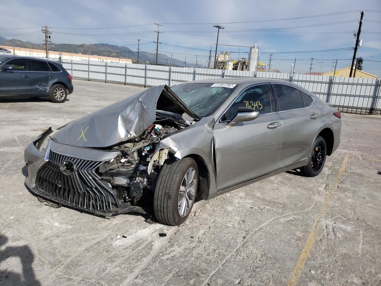 Photo 2 from auction – 2020 LEXUS ES 300H BA with VIN 58AC21B12LU008718