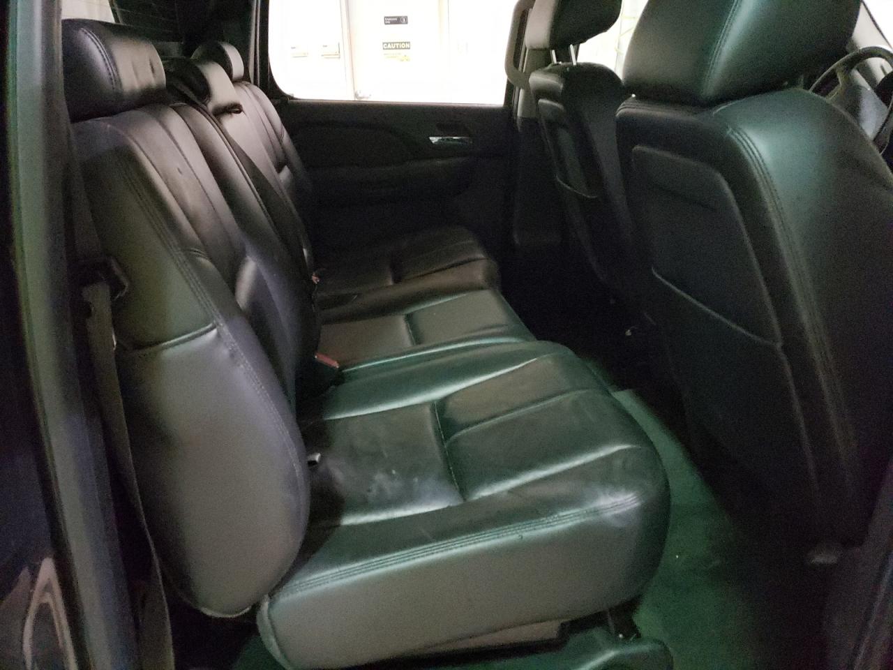 Photo 6 from auction – 2010 CHEVROLET AVALANCHE with VIN 3GNVKFE04AG156901
