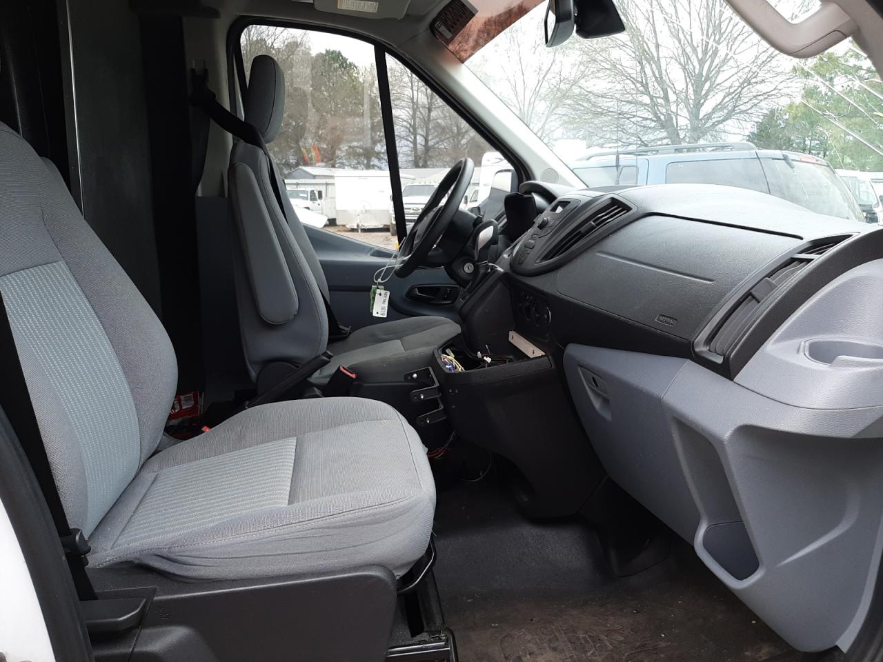 Photo 5 from auction – 2018 FORD TRANSIT T- with VIN 1FDYR2CG2JKA04338