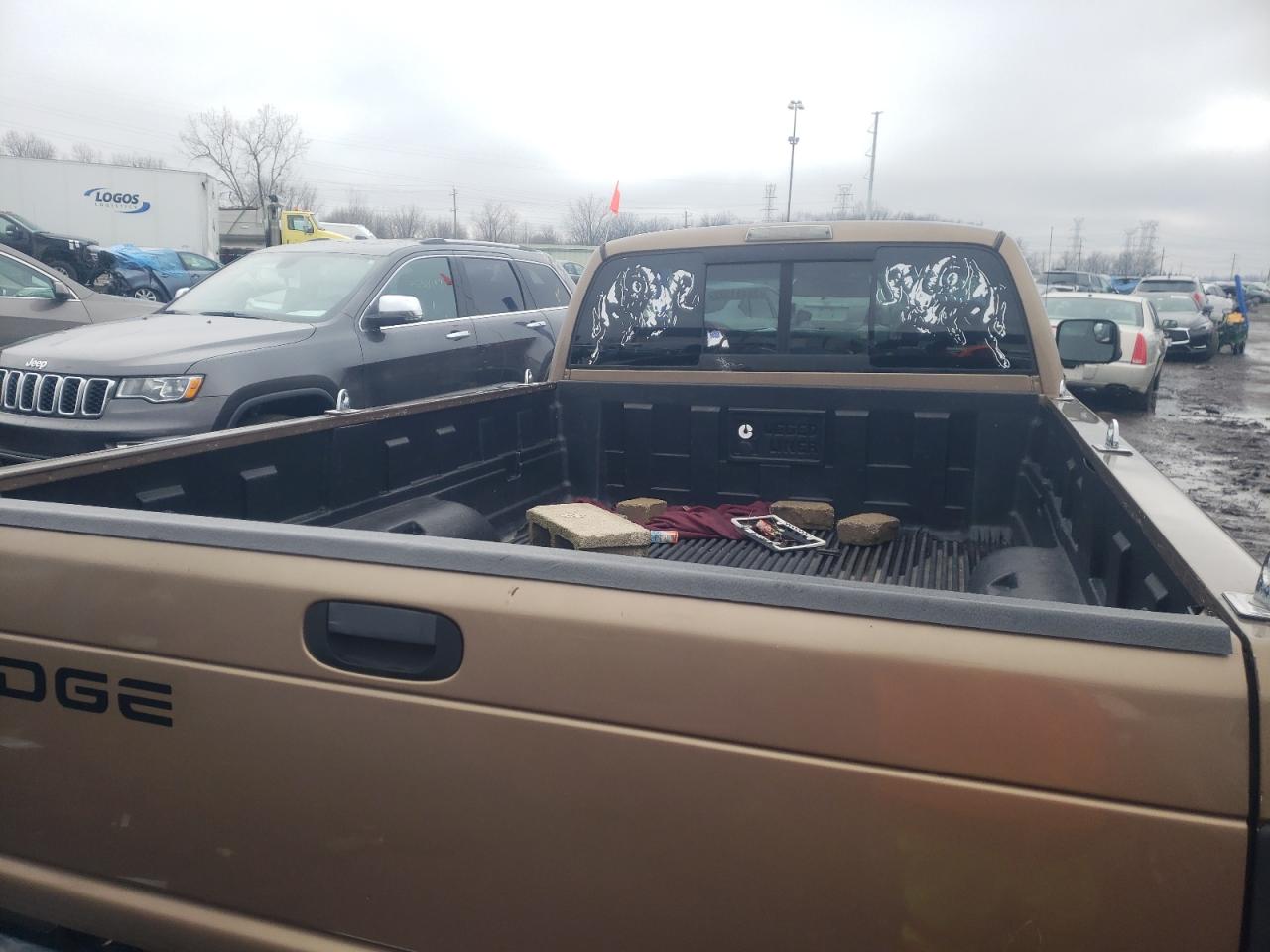 Photo 6 from auction – 2001 DODGE B2500 with VIN 3B7KC23631G745141
