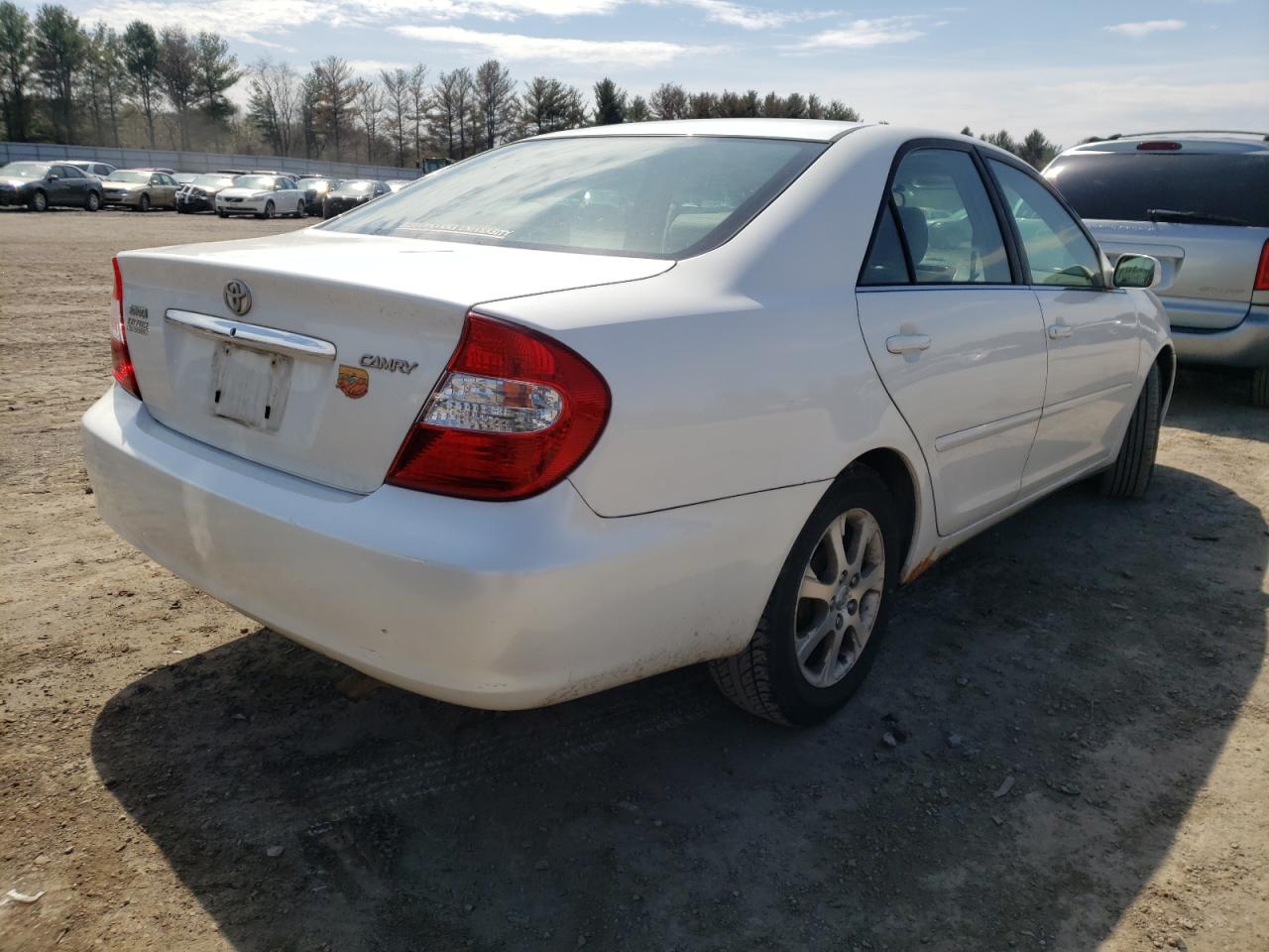 Photo 4 from auction – 2004 TOYOTA CAMRY LE with VIN JTDBE32K940261076