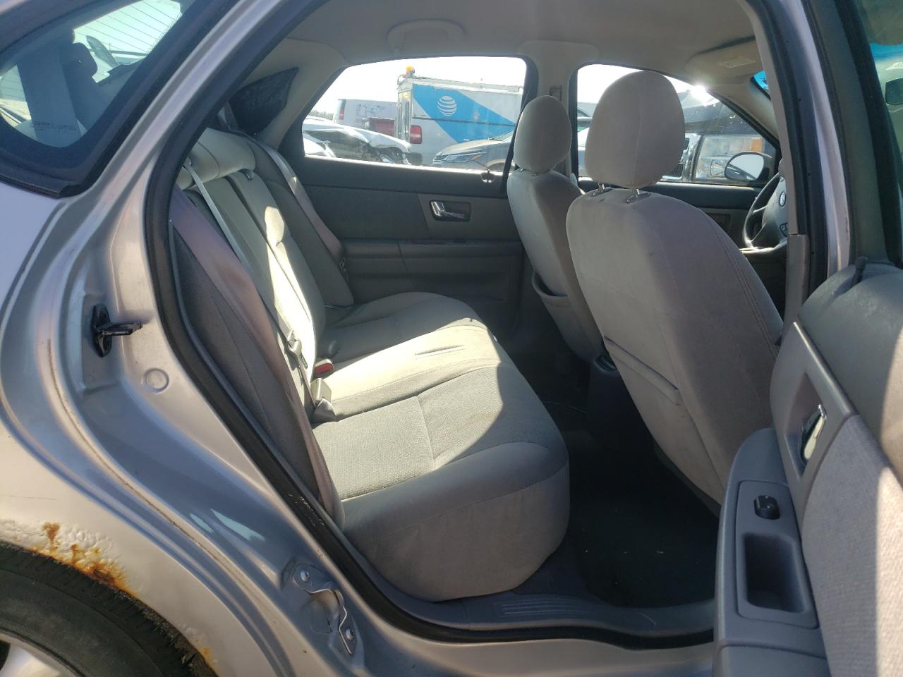 Photo 6 from auction – 2002 FORD TAURUS SES with VIN 1FAFP55S42A139628