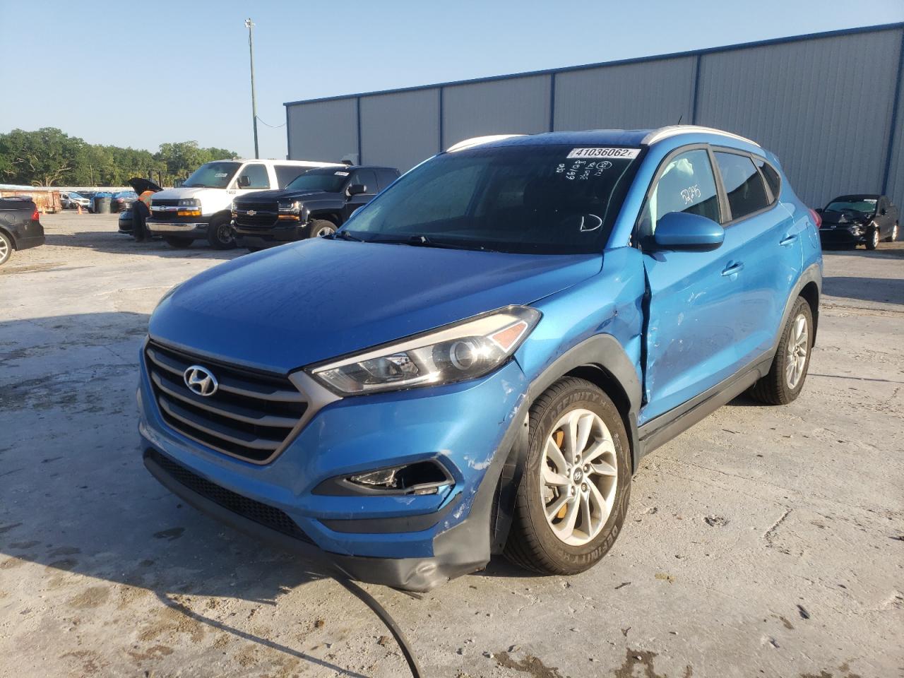 Photo 2 from auction – 2016 HYUNDAI TUCSON with VIN KM8J33A47GU187010