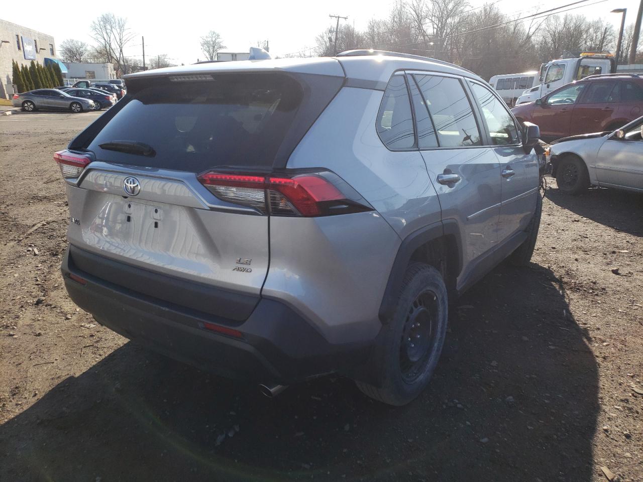 Photo 4 from auction – 2019 TOYOTA RAV4 LE with VIN 2T3F1RFV7KW033509