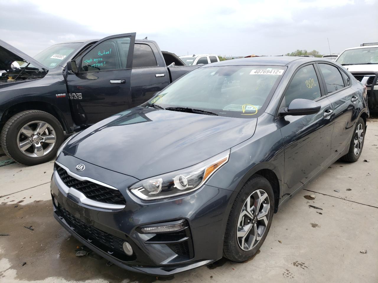 Photo 2 from auction – 2021 KIA FORTE FE with VIN 3KPF24AD1ME306537