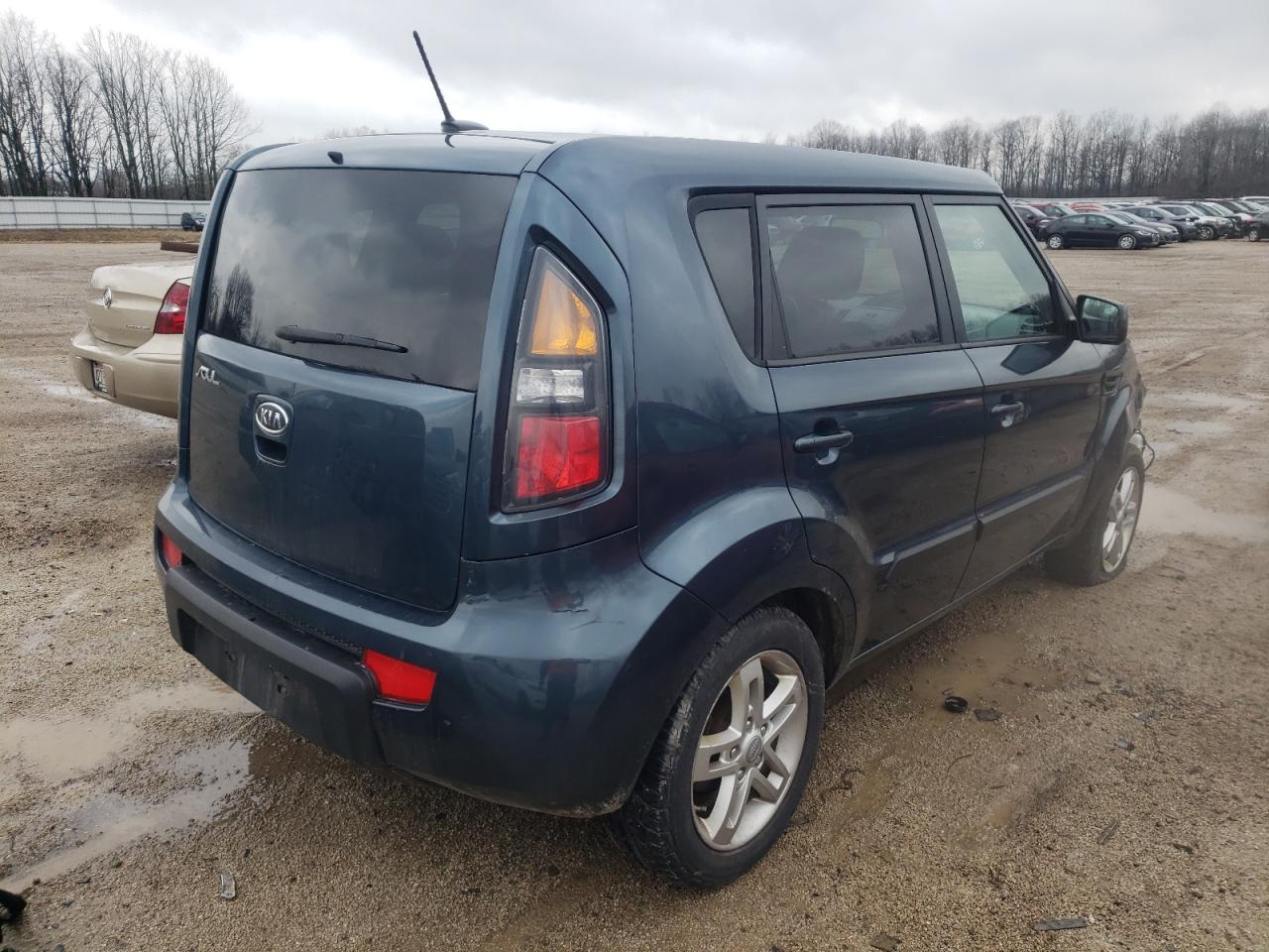 Photo 4 from auction – 2011 KIA SOUL + with VIN KNDJT2A23B7247093